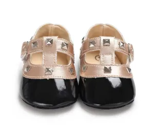 BABY STUDDED CRIB KICKS