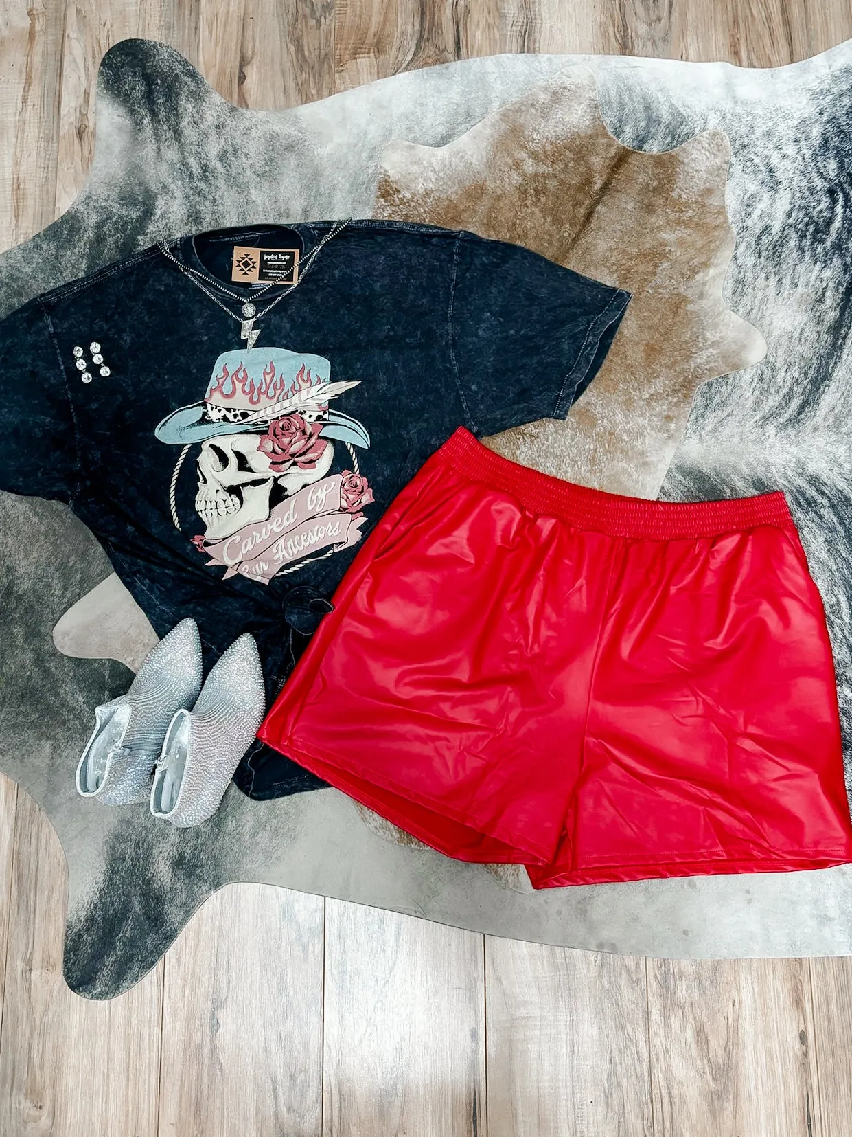 Curvy Faux leather red shorts
