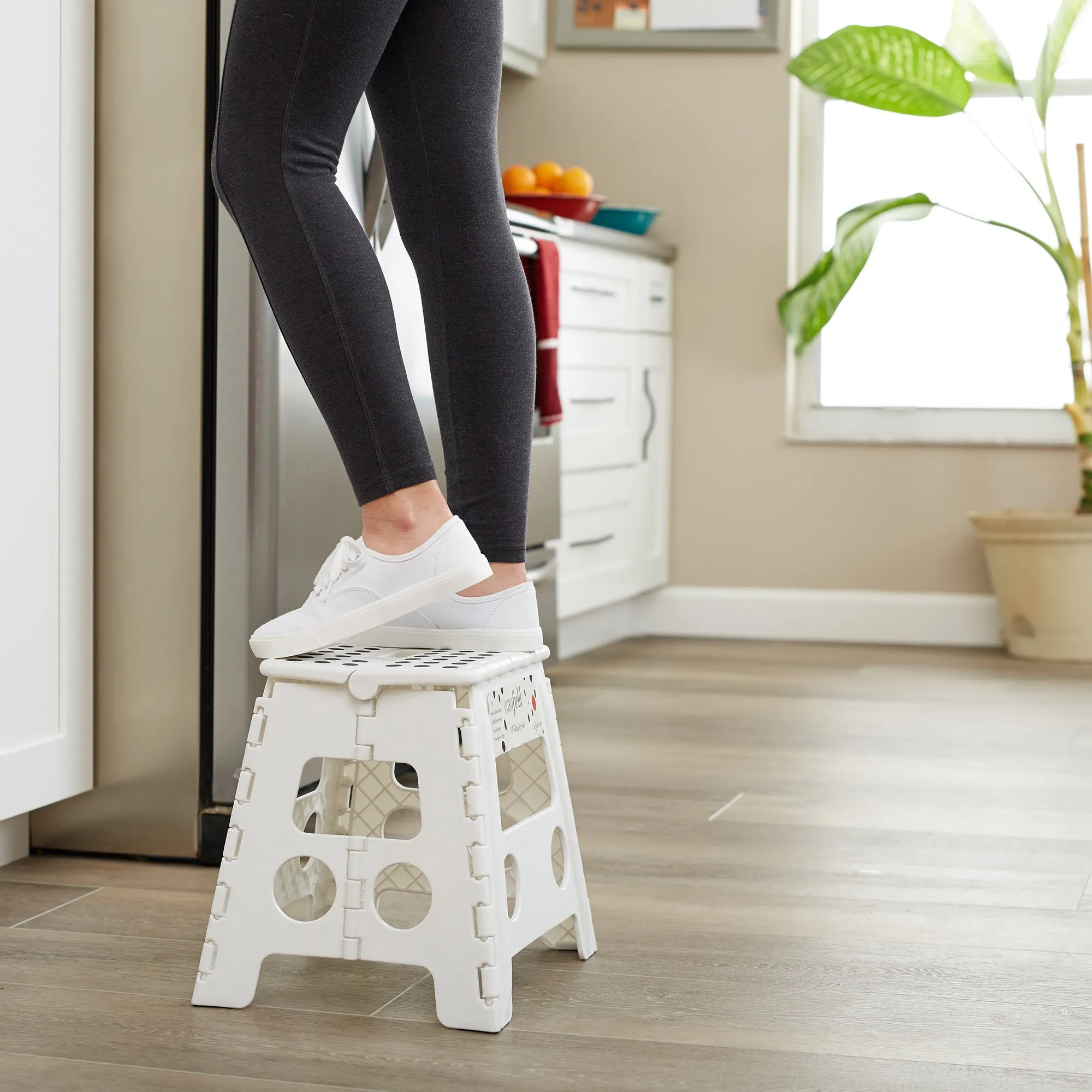 Folding Step Stools with Handle