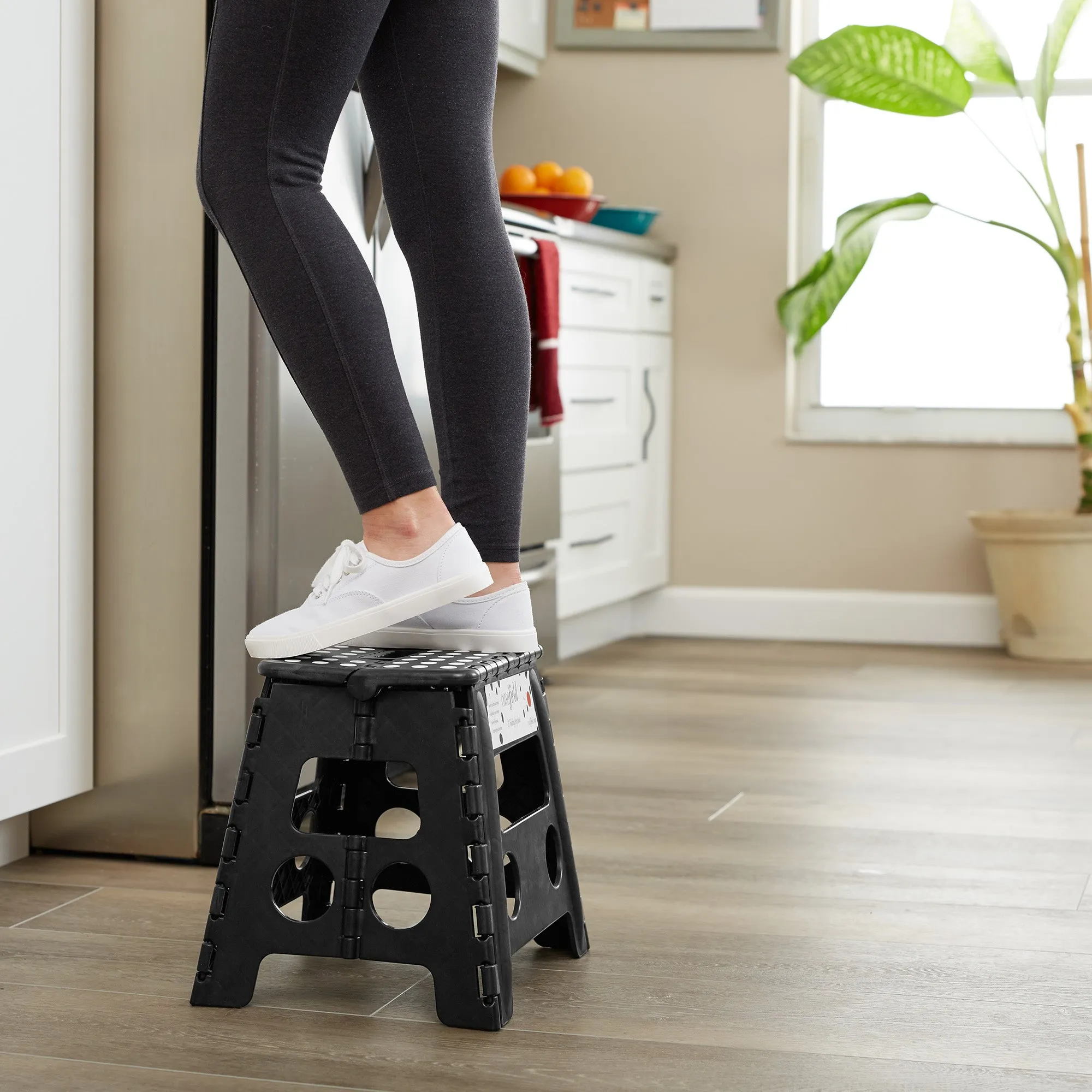 Folding Step Stools with Handle