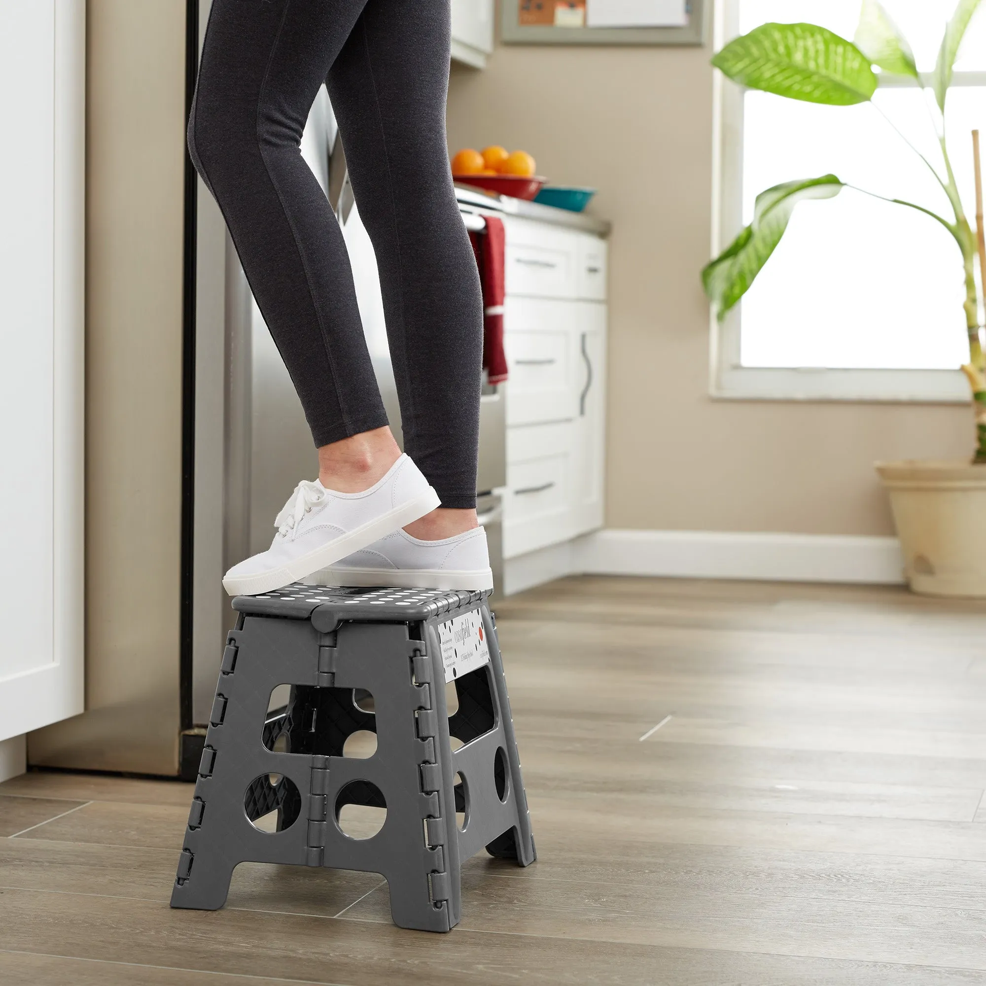 Folding Step Stools with Handle