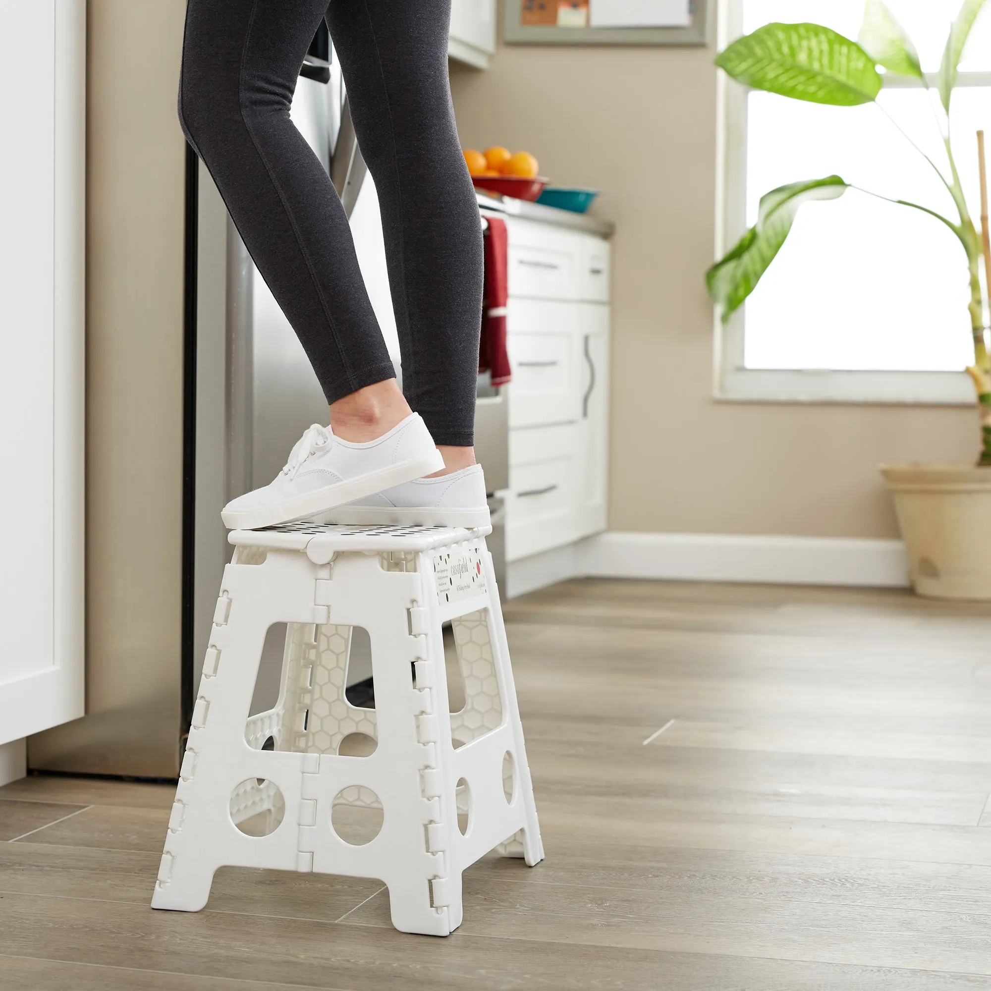 Folding Step Stools with Handle