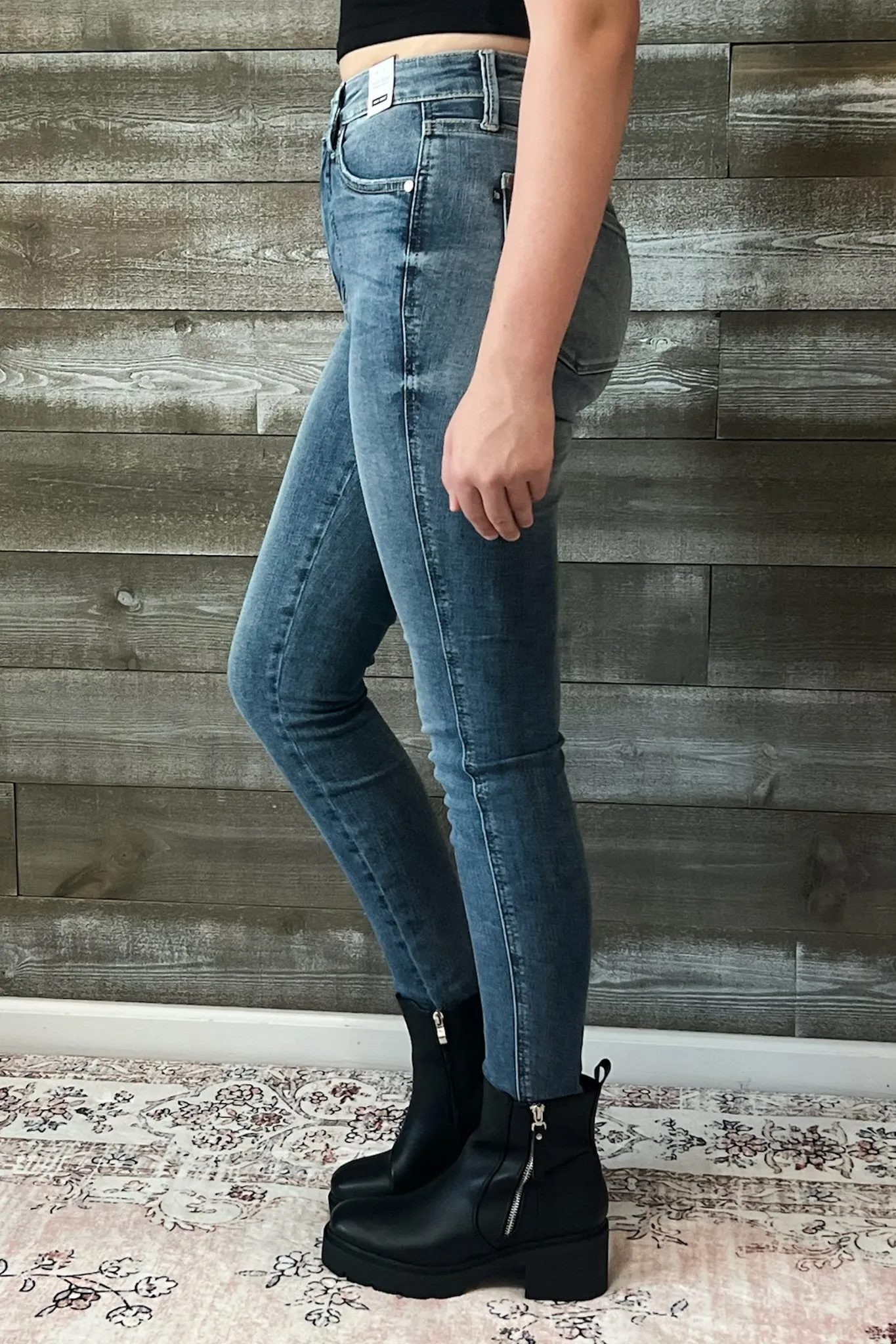 Judy Blue High Waist Tummy Control Top Contrast Wash Skinny Jeans