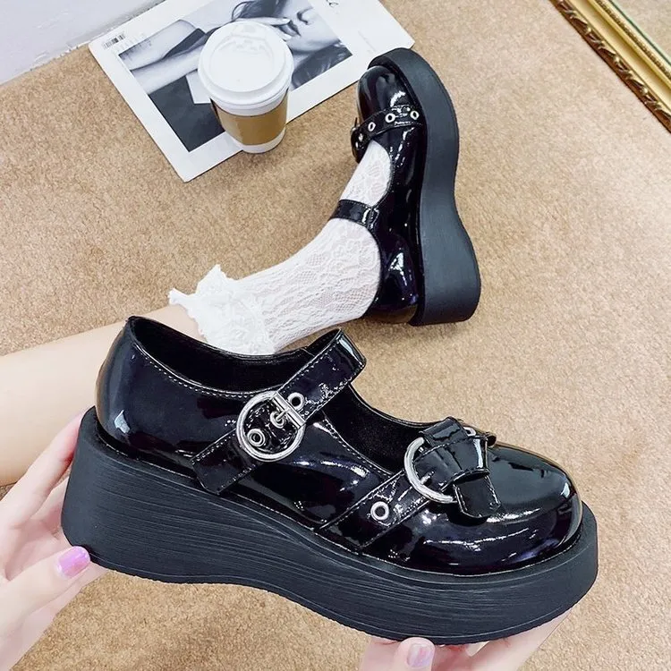Women Cross-tied heels